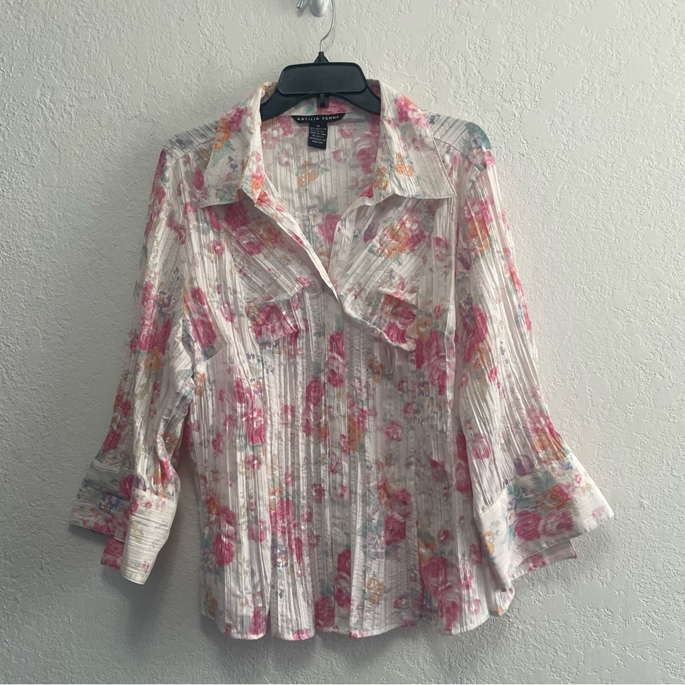 Antilia Femme Size 1X white and pink floral sheer pleated blouse